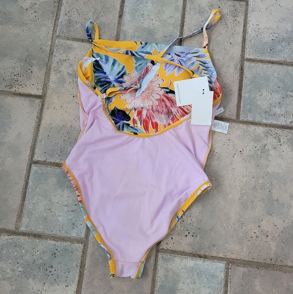 Gibson & Latimer Woman's Swimsuit  one piece tropical print swimsuit - Picture 7 of 7